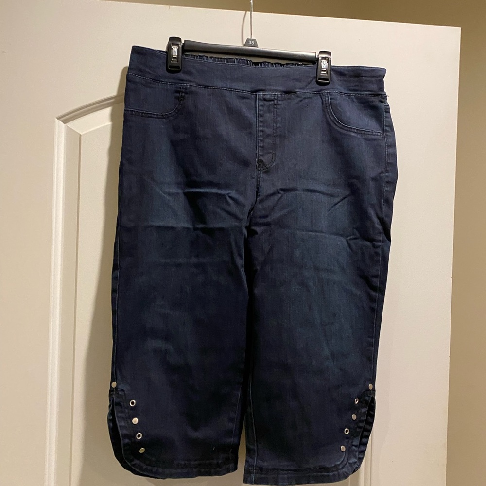 Women’s plus size 1X Capri jeans by Catherine’s brand new still in bag